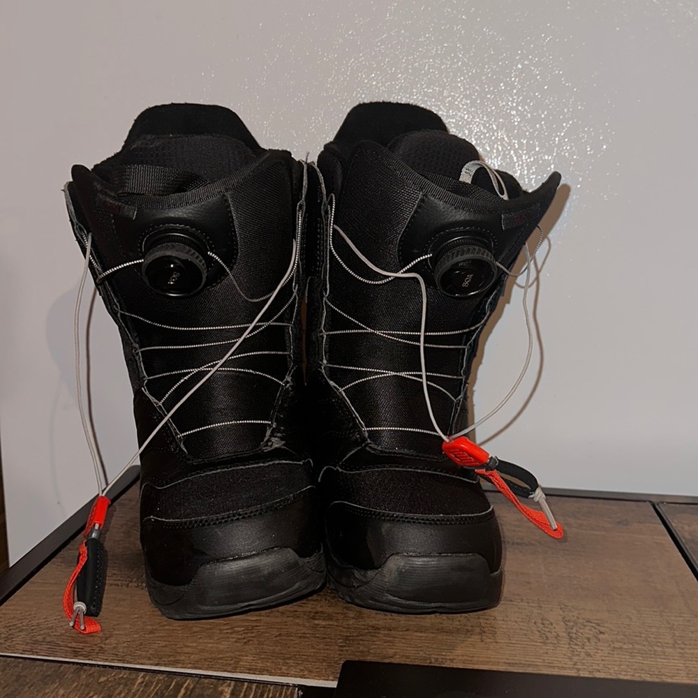 Burton Mint Snowboard Boots Women’s 8.5